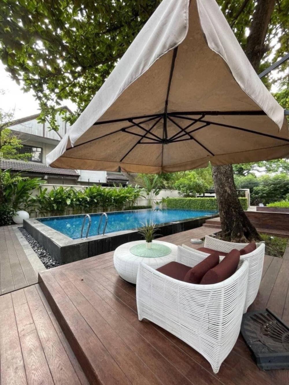ขายบ้านสุขุมวิท อโศก ทองหล่อ : Rental/ Selling : Villa House In Thonglor with Private Pool , 5 Beds 5 baths ,163 sqw, 459 sqm ,Parking 4+4🔥🔥 Rental : 600,000 THB / Month🔥🔥 🔥🔥 Selling : 220,000,000 THB 🔥🔥 #houseforrentbangkok #houseforsellbangkok#realeastatethailand#condoforentbangkok#c