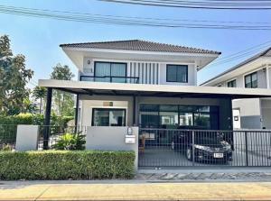 For RentHouseSriracha Laem Chabang Ban Bueng : Sell / rent a 2-storey detached house, area 65 sq m. 📍 Maneerin Village Project, Nong Kham