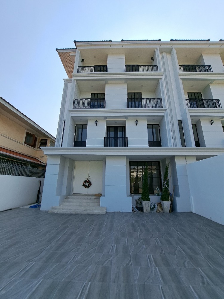For SaleHome OfficeLadkrabang, Suwannaphum Airport : BH47 Home office for sale, Bangkok Bank Village Chaloem Phrakiat Rama 9 Soi 9 #Home Office near Udomsuk Intersection #Office near Suan Luang #Home Office Chaloem Phrakiat Rama 9 Road