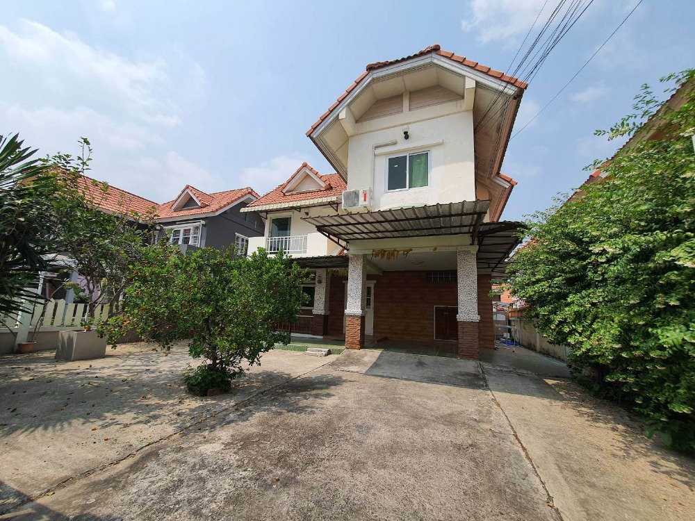 For RentHouseNonthaburi, Bang Yai, Bangbuathong : 2 storey detached house, 60 square wa, Sirikan Village, Bang Yai, peaceful, shady