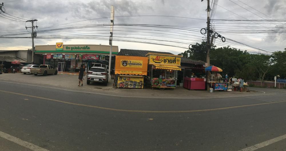 For RentLandNakhon Pathom, Phutthamonthon, Salaya : Land for rent in a community area next to a supermarket.