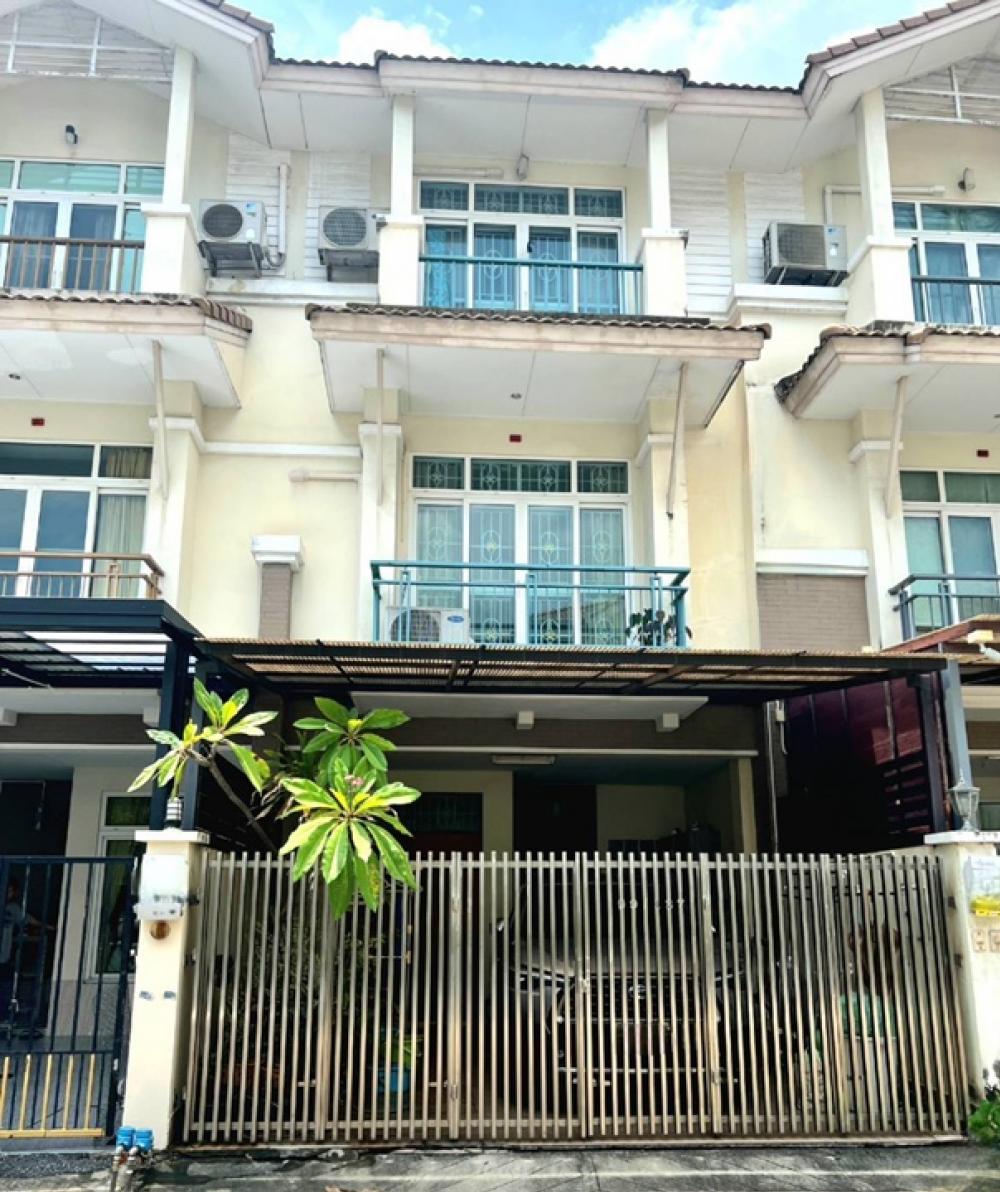 For SaleTownhouseRama3 (Riverside),Satupadit : 3-storey townhouse for sale, Baan Arunpat, Rama 3, area 20 sq m., size 3 bedrooms, 4 bathrooms, good location, on the main road, convenient to travel, near the expressway, near King's College International School.