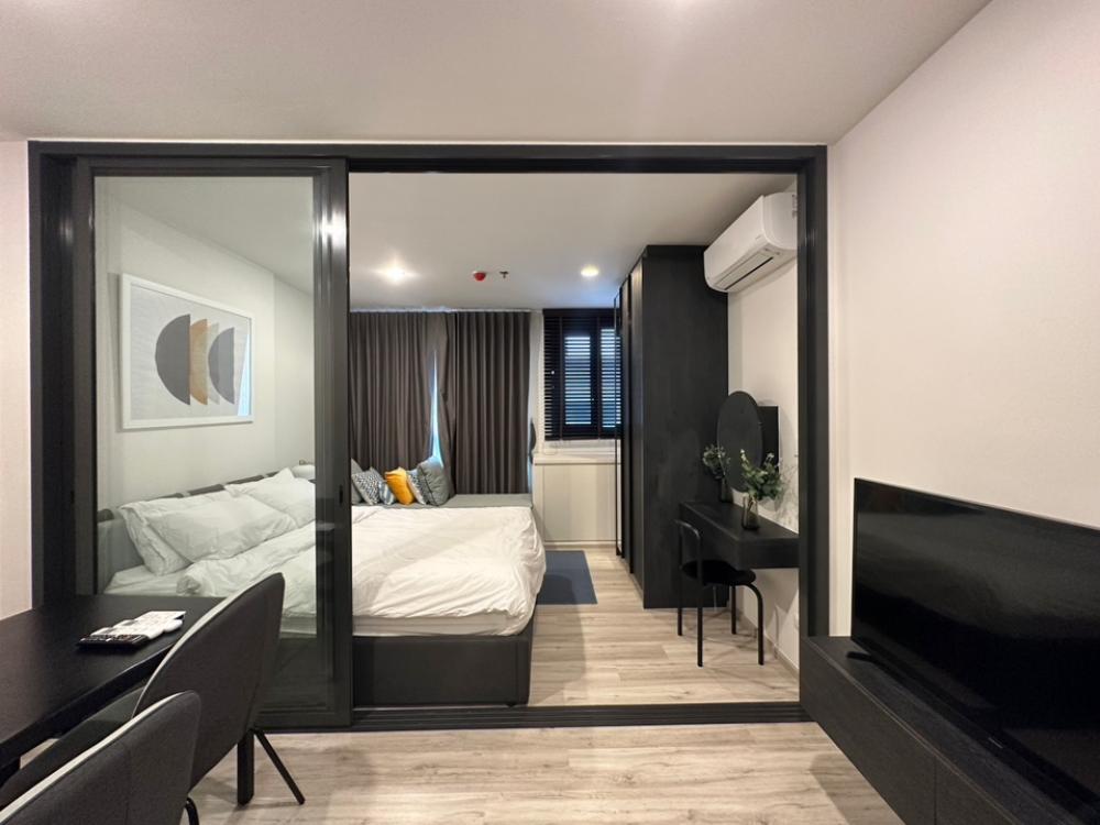 ให้เช่าคอนโดรัชดา ห้วยขวาง : 🏢 XT Huaikhwang 🌐ฟรี WiFi 📍ตึก B ห้องไม่ร้อน ไม่โดนแดด 🛋️เฟอร์นิเจอร์ 📺เครื่องใช้ไฟฟ้า ครบ (ราคาพิเศษ)