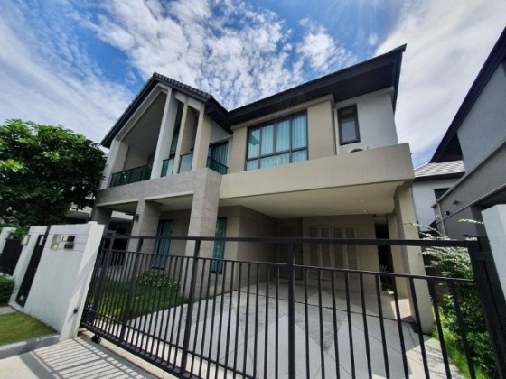 For RentHouseChaengwatana, Muangthong : For Rent, 2-story detached house for rent, luxury project, new condition, Bangkok Boulevard Village, Vibhavadi Rangsit, Bangkok Boulevard, Soi Ngamwongwan 47, 5 air conditioners, fully furnished, Fully Furnished, residential only. No pets allowed /