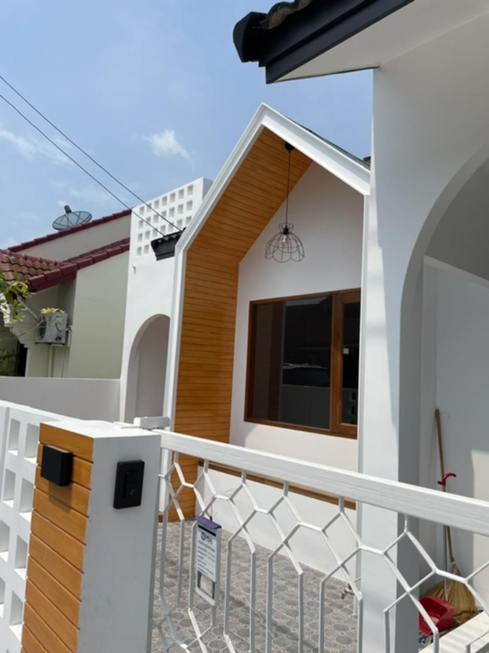 For SaleHousePhuket,Patong,Rawai Beach : Townhome house 📣 not expensive price New remote, the whole back, water is not flooded 🔥 near the mall, convenient, new kitchen, modern style