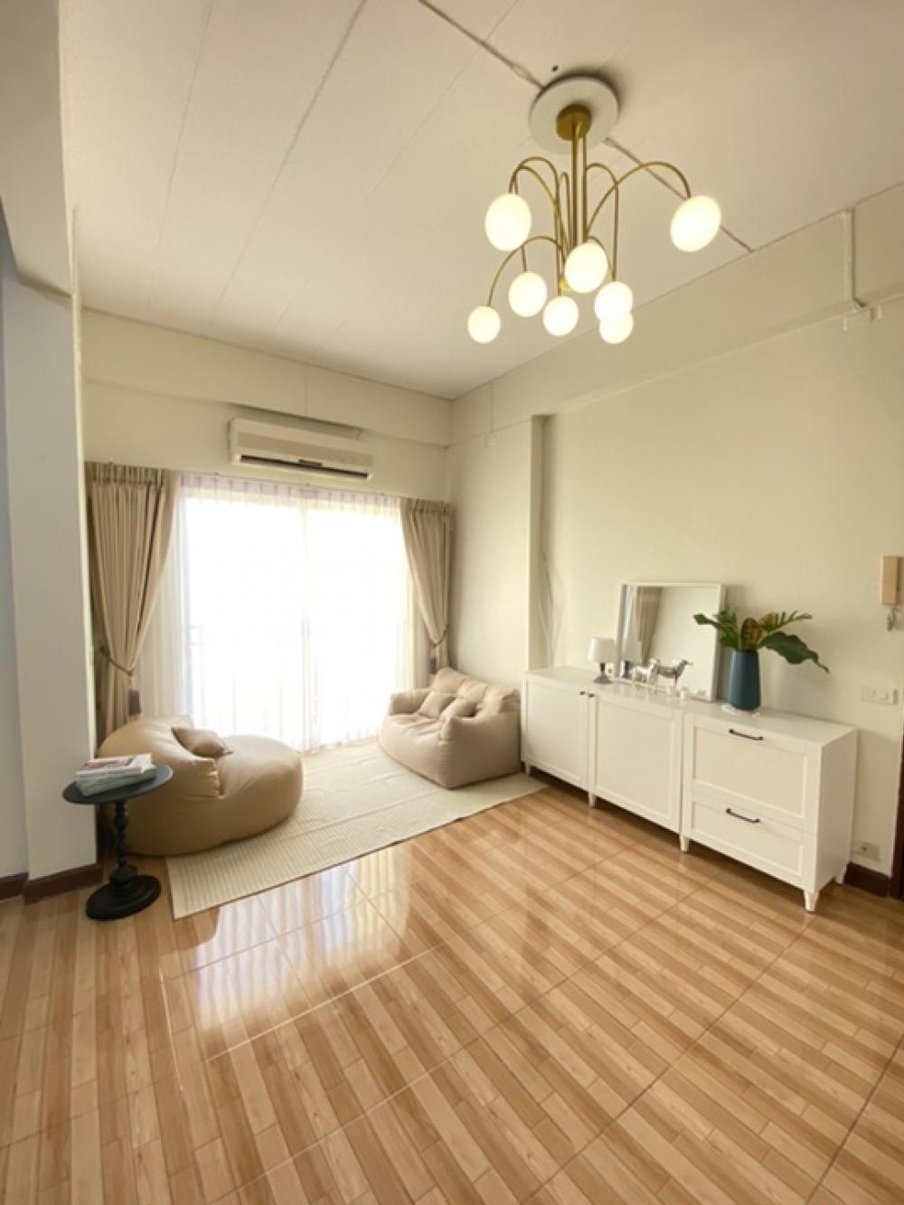 For SaleCondoPattanakan, Srinakarin : Selling Condo 10 minutes to BTS yellow line,15 minutes to BTS Udomsuk and Airport Rail Link Thap Chang ,2 bedroom condo, 58 sq m