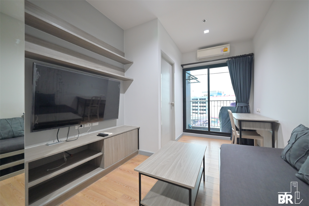 For SaleCondoLadprao, Central Ladprao : Selling!!! Condo Chapter One Midtown Ladprao 24, Studio room, 24 sq m, price 2.7 million baht, beautiful room, high floor, unblocked view, selling price lower than market, great location, great value Call: 088-753-2858 Prai