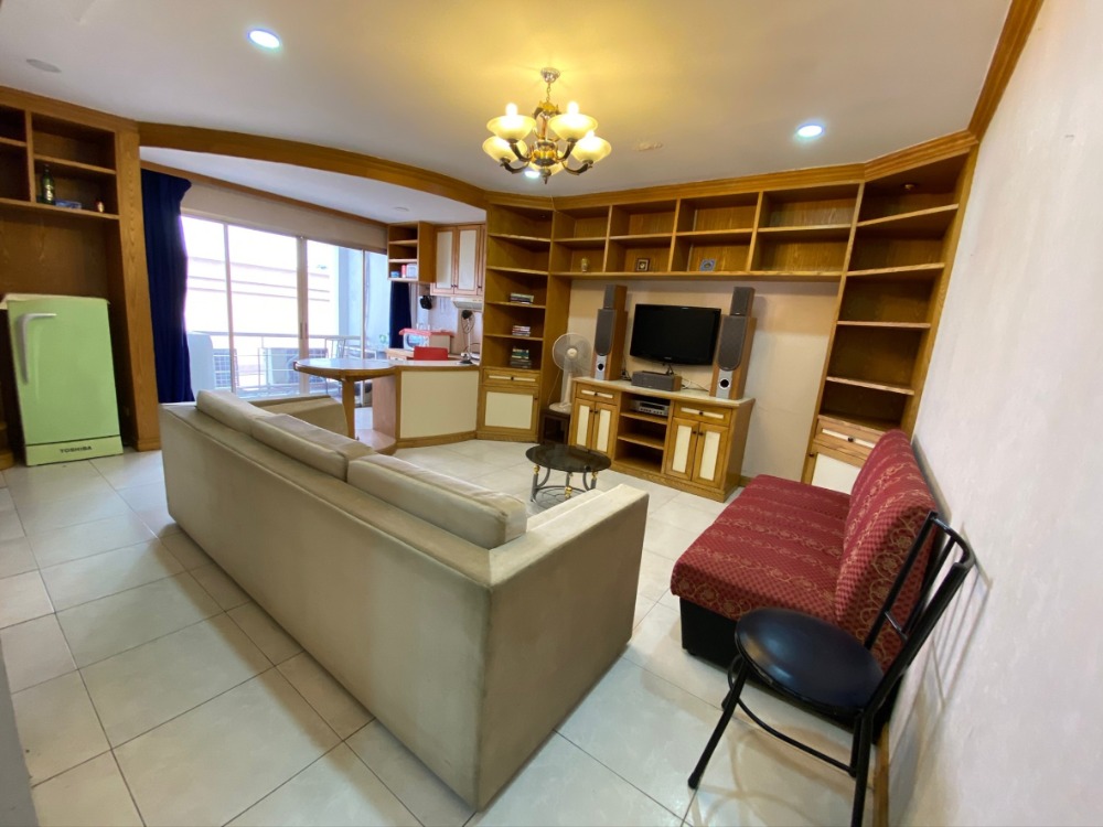 For RentCondoSukhumvit, Asoke, Thonglor : For rent at Prime Suite Condo Sukhumvit 18  Size 60 sqm.1bed 1bath on 8th floor, fully furnished.