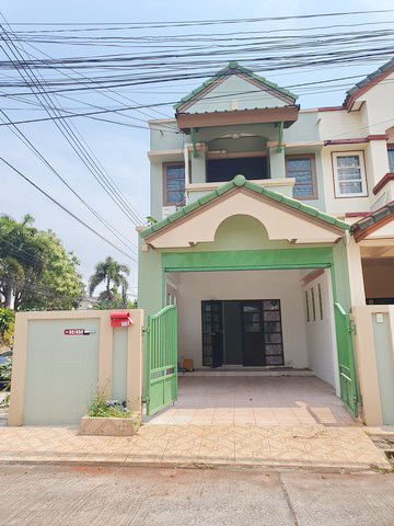 For RentTownhouseRayong : Townhouse for rent, 2 floors, 3 bedrooms, 2 bathrooms, corner house, at Ploenjai Village 2, opposite Assumption Rayong School, on Sukhumvit road.
