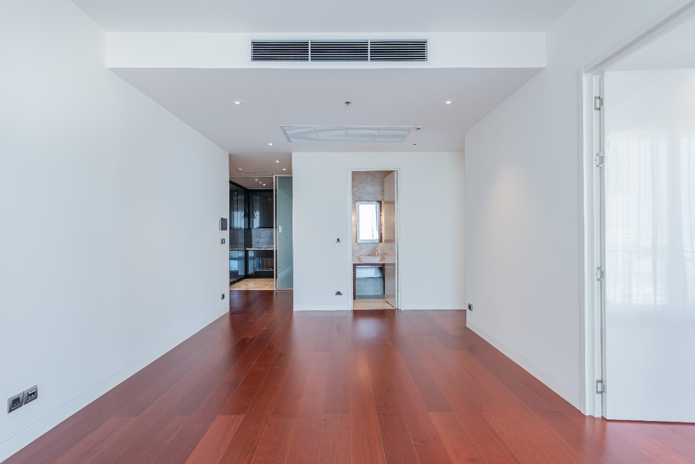 For SaleCondoSukhumvit, Asoke, Thonglor : Condo for sale, Khun By You, in the best location in the heart of Thonglor. Designed by world-class designer Phillipe Starck, size 97.75 sq m, 2 bedrooms, 2 bathrooms, 17th floor, comes with common areas. and facilities Its like staying at a 6-star hotel.