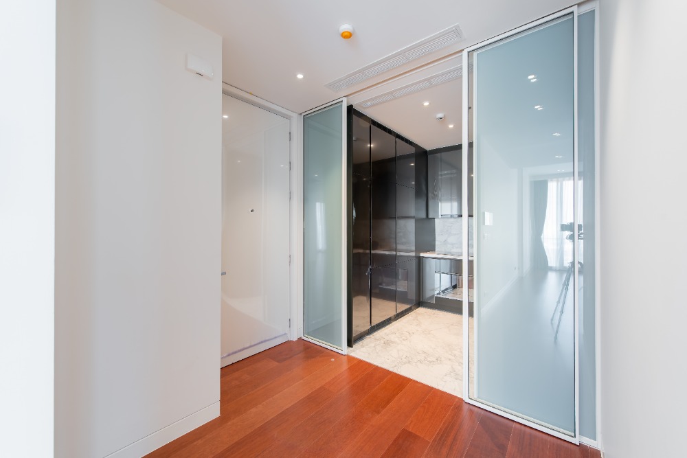 For SaleCondoSukhumvit, Asoke, Thonglor : Condo for sale, Khun By Yu, a condominium in Sansiri Luxury Collection, designed by a world-class designer, 2 bedrooms, 2 bathrooms, size 82.19 sq m, 16th floor, world class facilities