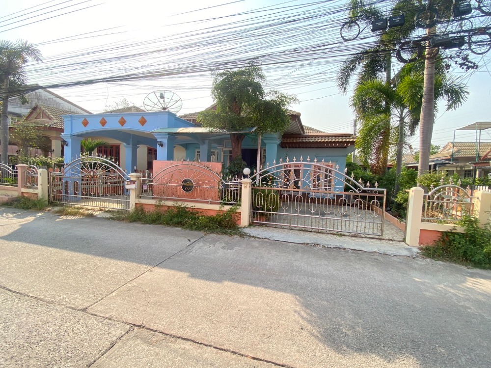 For SaleHouseRayong : House for sale, 67 square wah, Nalinrat Village, behind the corner, 200 m away from Sukhumvit, near Laem Thong and Home Pro, Rayong City, Rayong Province