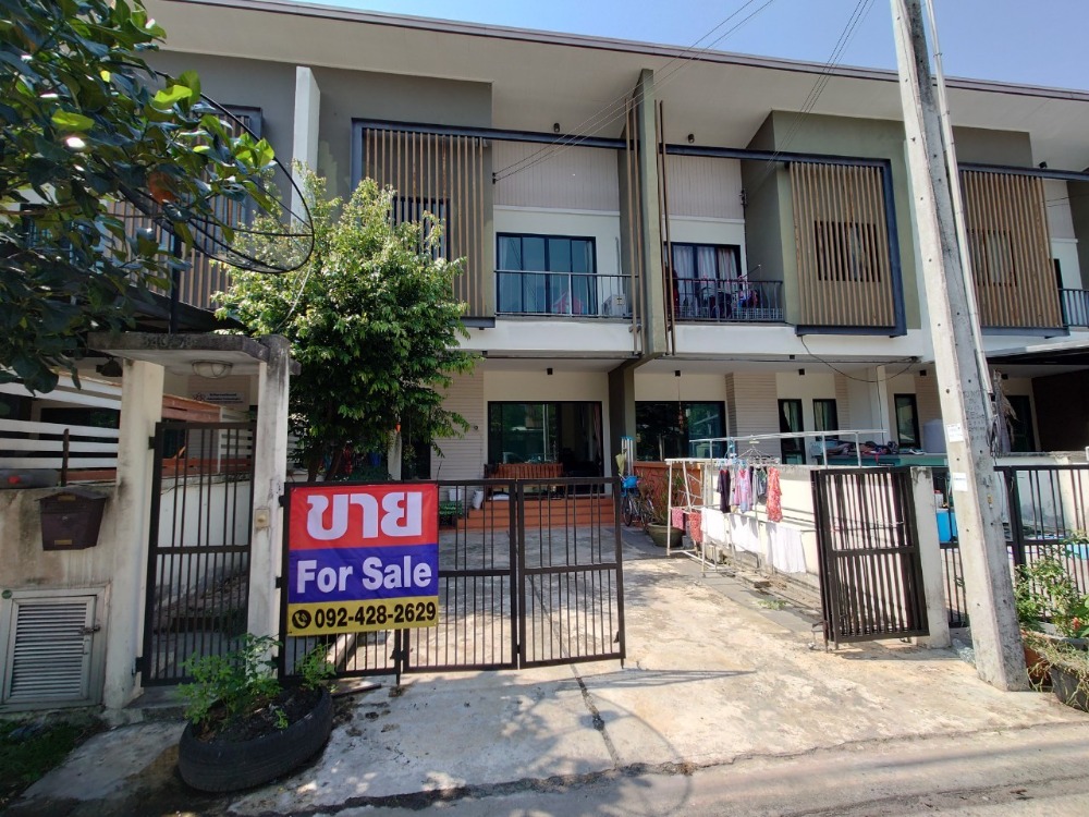 ขายทาวน์เฮ้าส์/ทาวน์โฮมศรีราชา แหลมฉบัง บ้านบึง : ทาวน์โฮม หมู่บ้านสวนเสือปาล์มฮีล สวนเสือ ถนน ศรีราชา - หนองค้อ หน้ากว้าง เดินทางสะดวก ติดถนนใหญ่ ปลอดภัย