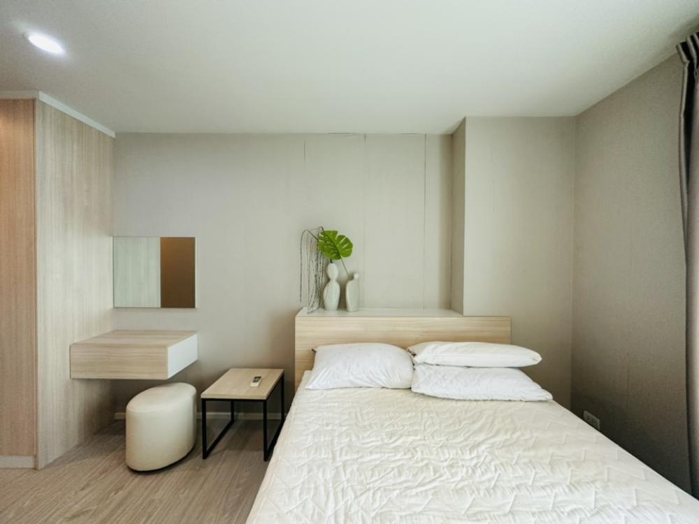 For SaleCondoChiang Mai : Condo for sale Palm Springs Nimman Areca, Nimman Chiang Mai, lower than the appraised value of the land!!!