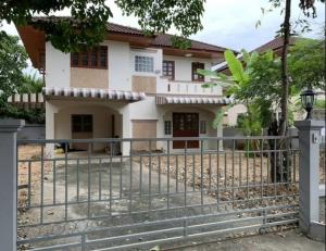 For RentHouseNakhon Pathom, Phutthamonthon, Salaya : RHT1076 House for rent in the corner of Phutthamonthon Sai 2, area 130 sq. w., Thip Monthon Village.