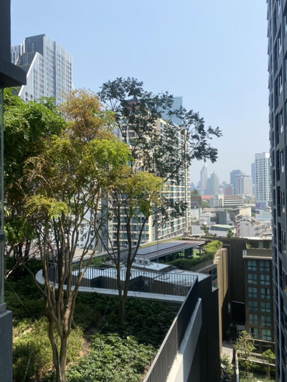 Sale DownCondoSiam Paragon ,Chulalongkorn,Samyan : Sale by owner, Ideo Chula Samyan, studio 28 sq m, garden view, building A, the same building as the car park, no need to walk. Not hot, view of the garden, cool and comfortable all day
