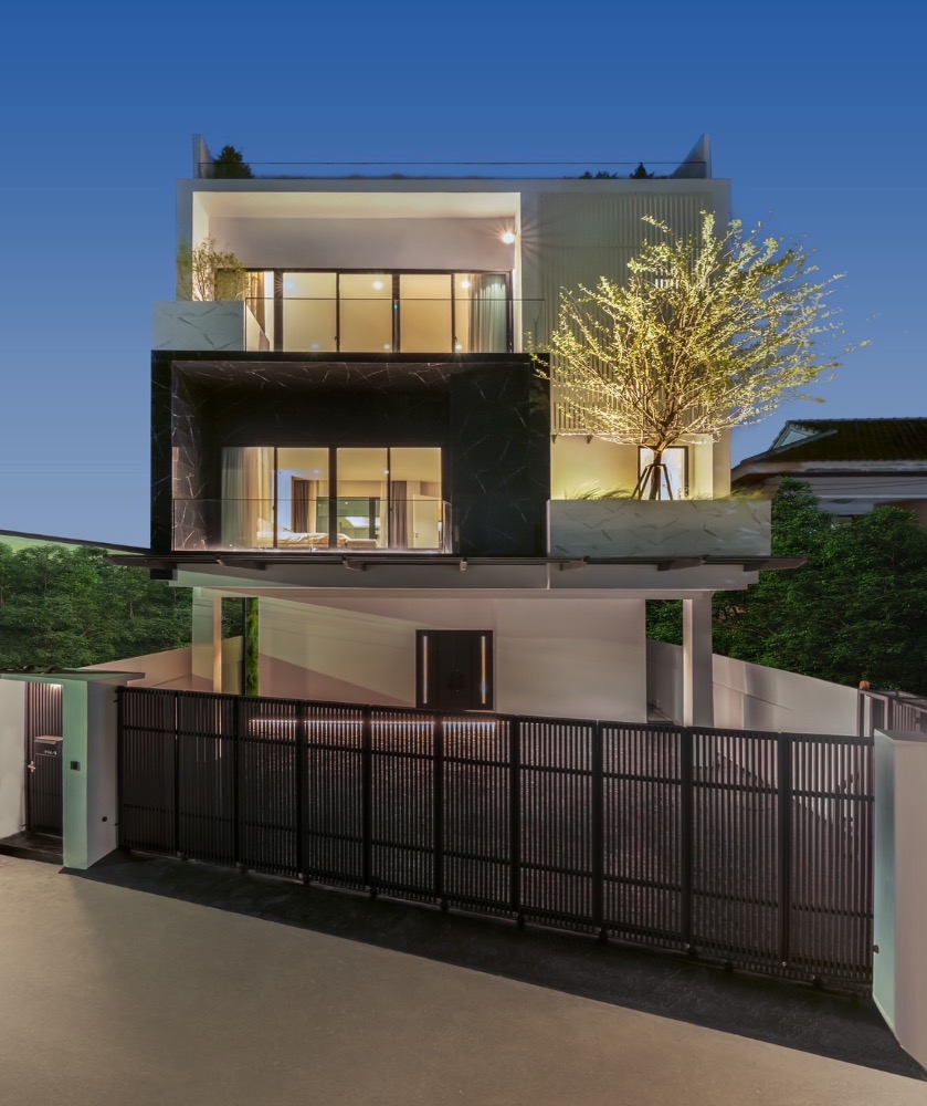 ขายบ้านสุขุมวิท อโศก ทองหล่อ : (เจ้าของขายเอง) Ekkamai pool villa ห่าง bts เอกมัย เพียง3นาที!
