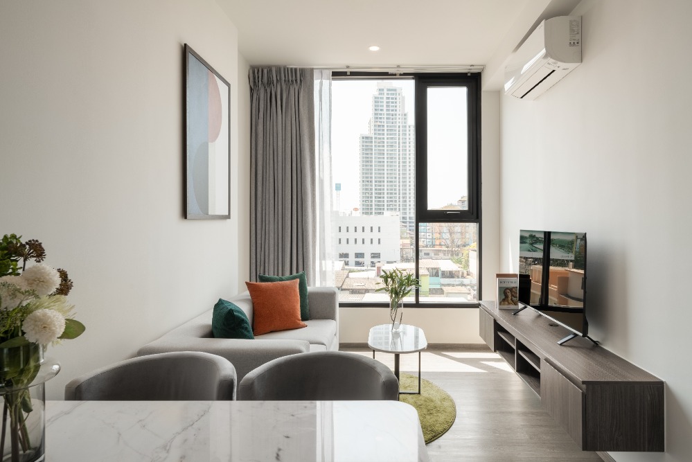 For RentCondoSriracha Laem Chabang Ban Bueng : 𝙵𝚁𝙴𝙴 𝙱𝚁𝙴𝙰𝙺𝙵𝙰𝚂𝚃, 𝐅𝐫𝐞𝐞 𝐰𝐢𝐟𝐢 ᯤ   2 Bedroom with Internet @ Hampton Sriracha (Accept Short Contract)