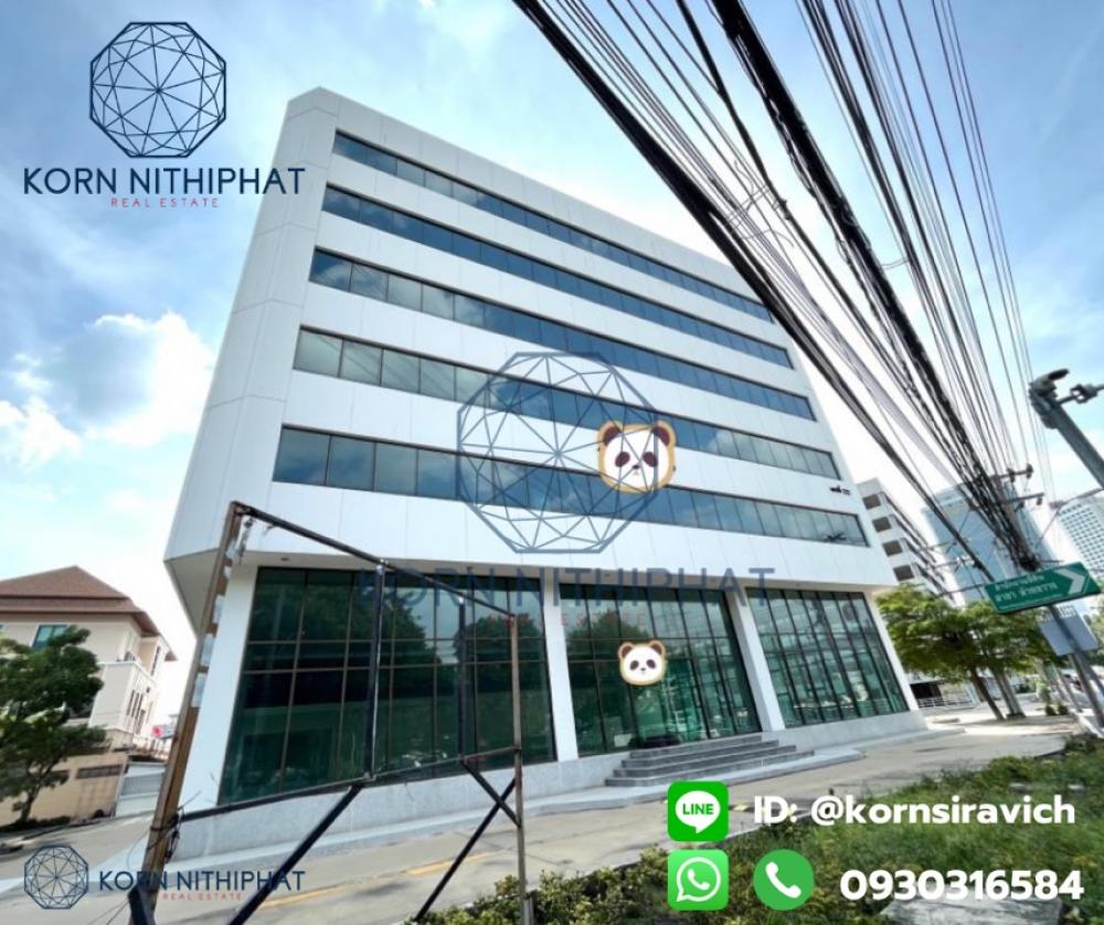 For RentRetailRatchadapisek, Huaikwang, Suttisan : Business building for rent, size 2,803 sq m., near MRT Ratchada, with parking for up to 200 cars.