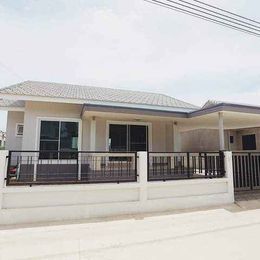 For RentHousePattaya, Bangsaen, Chonburi : House for rent in new condition.