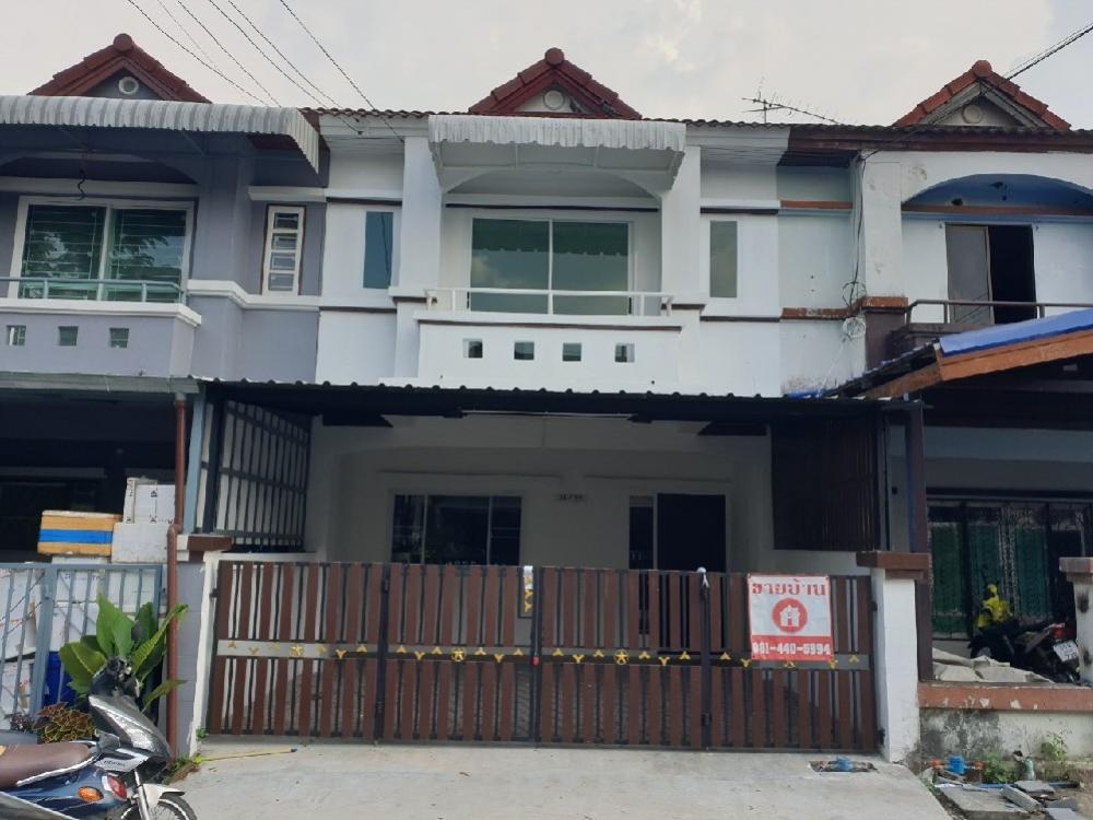 For SaleTownhouseNawamin, Ramindra : Newly decorated townhouse, Ramintra 71. Near the train station. Khubon Maneemas Village, Khubon 6. Hotline 0814405994, K. Ta