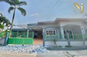 For RentHousePattaya, Bangsaen, Chonburi : 🏡 Single house for rent corner with private swimming pool