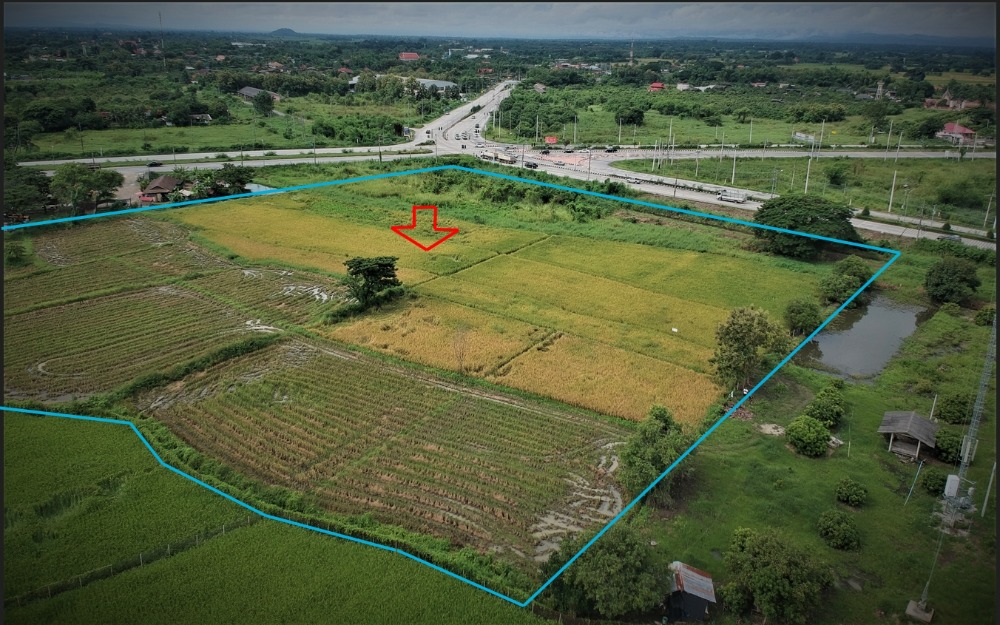 For SaleLandChiang Mai : Land for sale next to the red light intersection bypassing San Pa Tong - Chiang Mai. Adjacent to the main road 108, amounting to 12-1-50 rai