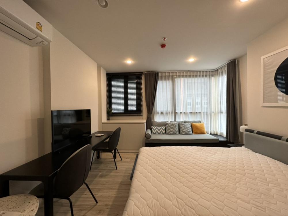 ให้เช่าคอนโดรัชดา ห้วยขวาง : 🏢 XT Huaikhwang 🛏️ห้องใหญ่📍ชั้น9 ห้องมุม 🛋️เฟอร์นิเจอร์ 📺เครื่องใช้ไฟฟ้า ครบ (ราคาพิเศษ)