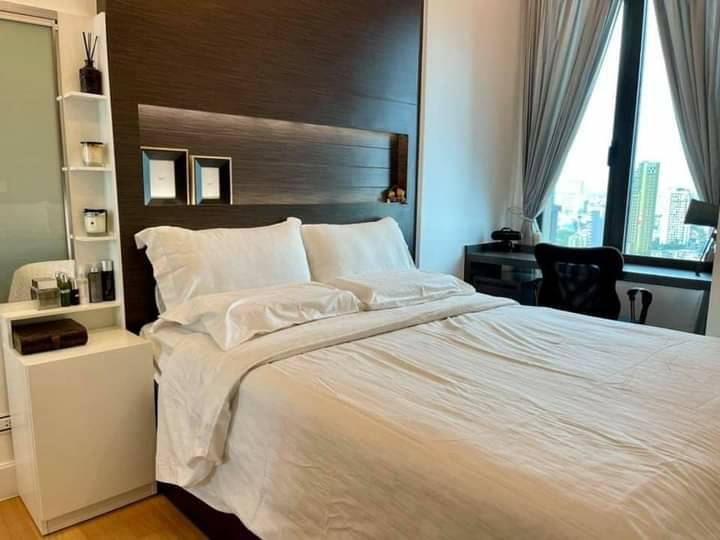 For RentCondoLadprao, Central Ladprao : Condo for rent, Equinox Phahol-Vipha, near MRT Lat Phrao intersection, 400 meters, 1 bedroom, 1 bathroom, 33 sq m, 25th floor, 15,000 baht / month, interested call 097-4655644 T.C HOME
