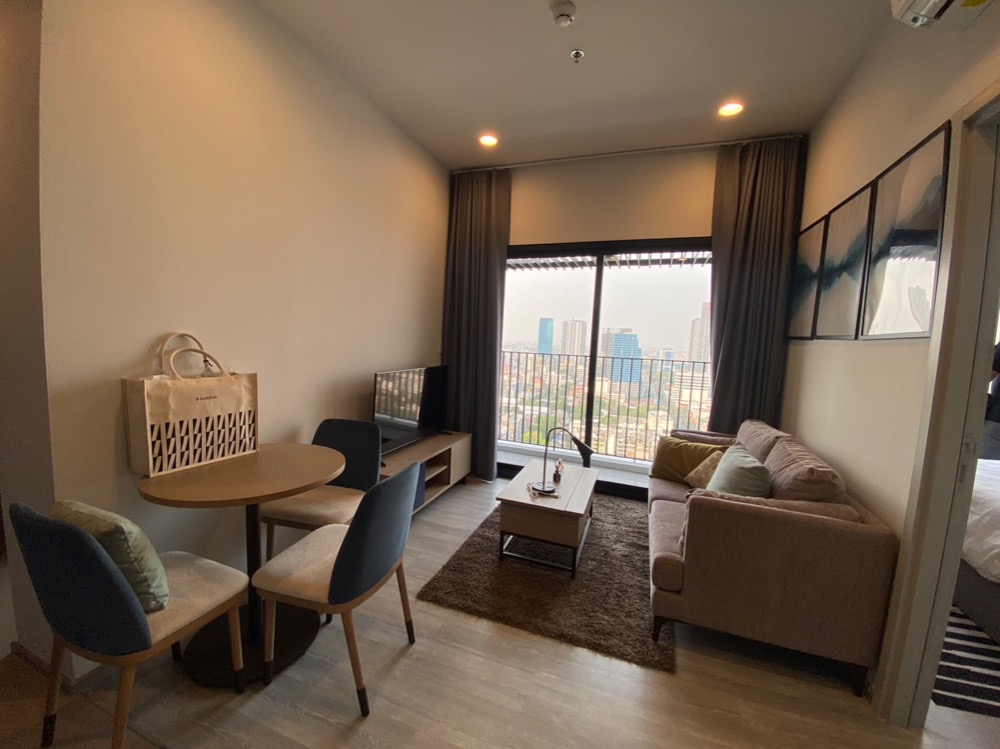 For RentCondoSukhumvit, Asoke, Thonglor : Special price! Condo for rent, XT Ekamai, 1 bedroom, 1 bathroom, price only 32,000 baht, size 46 sq.m., in the heart of Ekamai, near Thonglor.