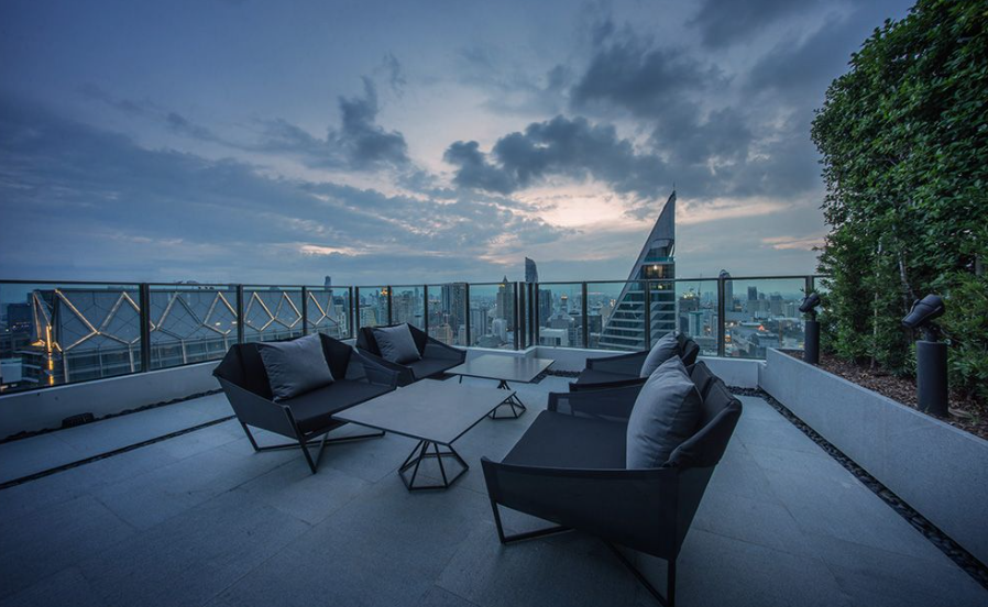 For SaleCondoWitthayu, Chidlom, Langsuan, Ploenchit : 🔥240K/sq.m.🔥 Studio with Partition Super High Fl. 35+ Nice View Perfect Location BTS Phloen Chit at Noble Ploenchit Condo / For Sale