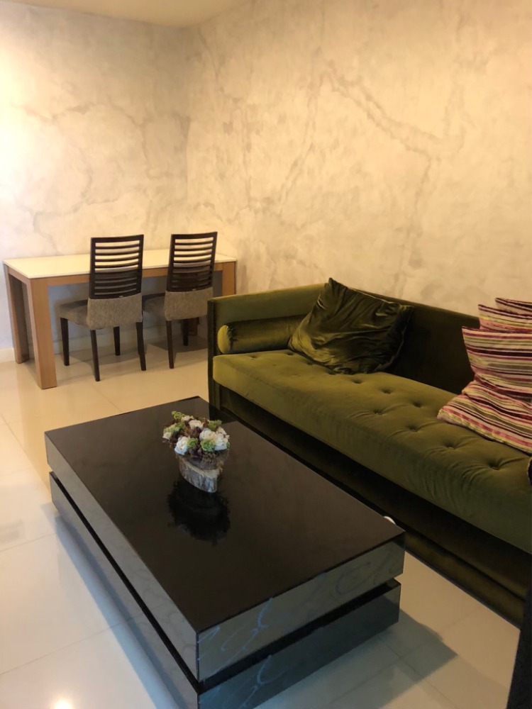 For SaleCondoRatchadapisek, Huaikwang, Suttisan : Metro Sky ratchada For sale, 2.9 million baht, 1 bed, size 34 sqm, the owner rushed to sell. Price can be negotiated, make an appointment to see.