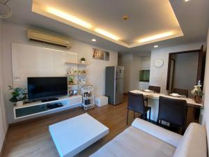 For RentCondoRama9, Petchburi, RCA : PA130366-04 🔥 Sell / rent 🔥 Condo True Thonglor Thru Thonglor 🔥 62.4 sq m. 🔥 Corner room 🔥 Floor 18 🔥2 bedrooms, 2 bathrooms 🔥 fully furnished