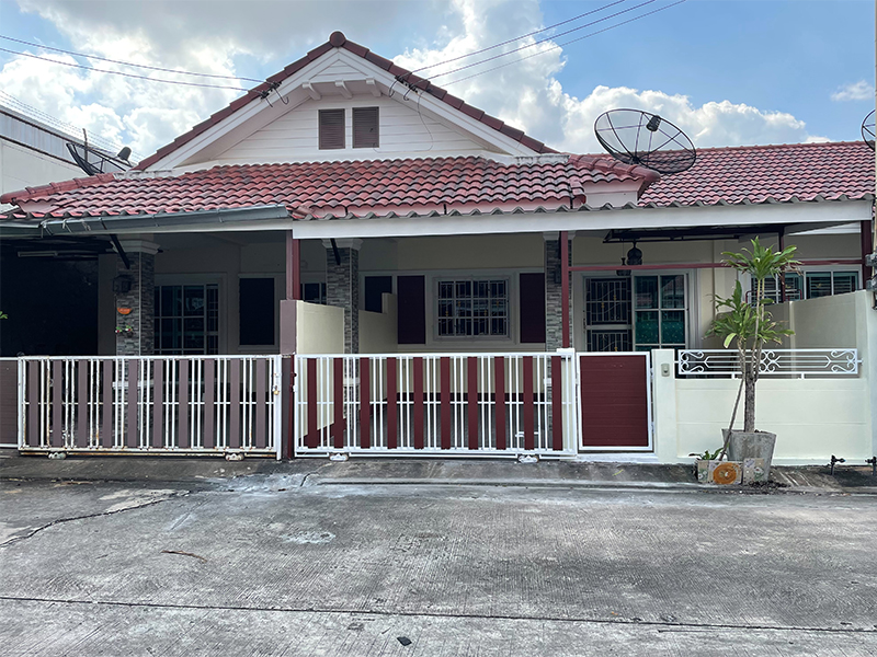 For SaleHouseSriracha Laem Chabang Ban Bueng : 1 storey townhouse for sale, Silanta Village 4 Life, Khao Kham Bo Win