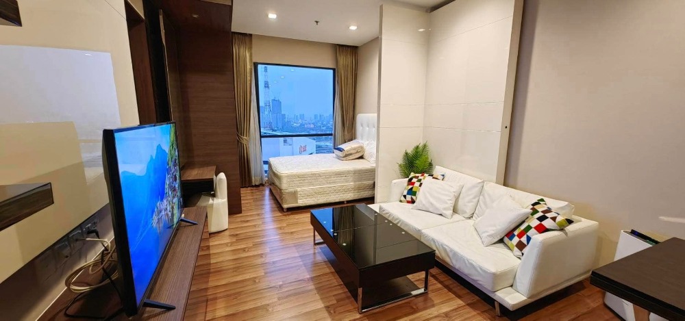 For RentCondoRatchadapisek, Huaikwang, Suttisan : # Condo for rent Ivy Ampio - Studio room, 1 bathroom - 28th floor, size 31.13 sq m  Rent 18,000 baht/month