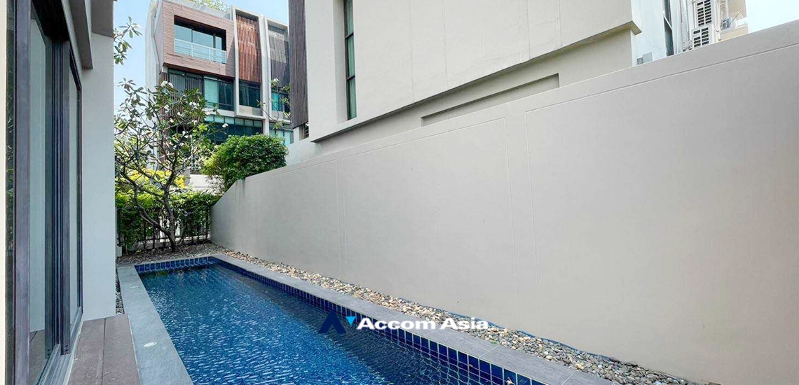 For SaleTownhouseOnnut, Udomsuk : Private Swimming Pool | 3 Bedrooms Townhouse for Sale in Sukhumvit, Bangkok near BTS Phra Khanong at The Park lane 22 AA34040