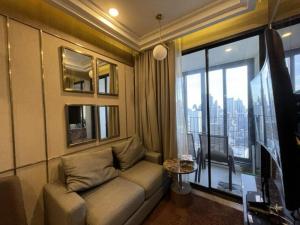 For RentCondoSiam Paragon ,Chulalongkorn,Samyan : Condo for rent, Ashton Chula Silom, beautiful room, built-in whole room I carry my bag and I'm ready. Good location near Chula, near Samyan MRT 180 meters, Silom MRT 550 meters, Sala Daeng BTS 550 meters
