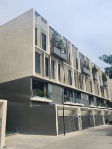 For SaleTownhouseLadprao101, Happy Land, The Mall Bang Kapi : Special luxury townhome for sale (Corner House) at THER LADPRAO Soi 93, near BTS, only 10 minutes to expressway