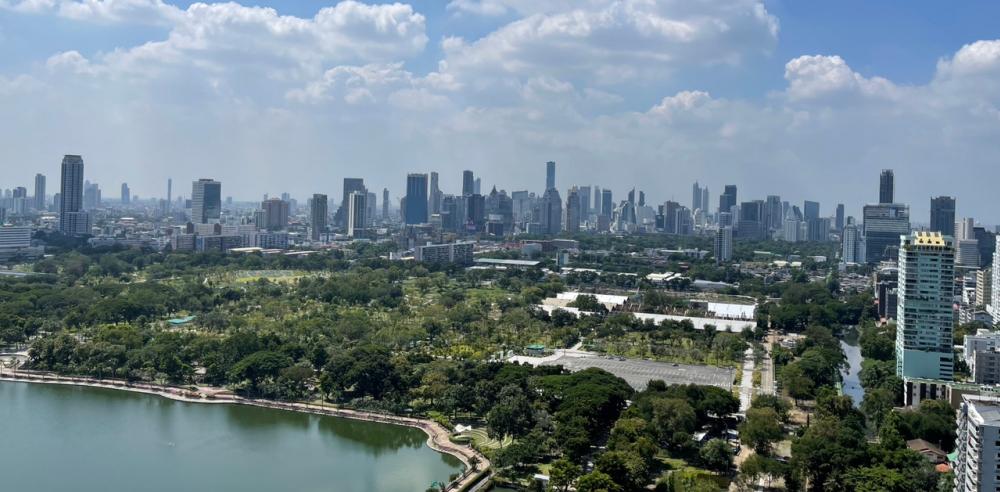 ขายคอนโดสุขุมวิท อโศก ทองหล่อ : The Lakes Condominium