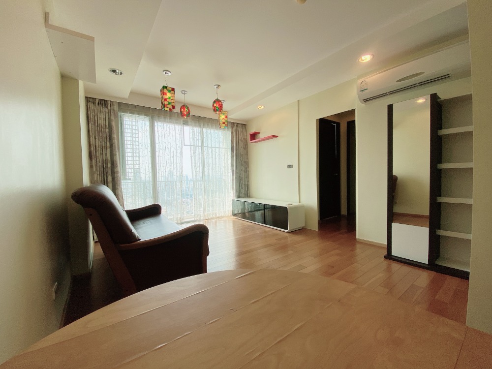 For SaleCondoLadprao, Central Ladprao : Abstracts Phaholyothin Park Condo, 23rd floor, corner, most beautiful view in the building Fully furnished, ready to move in !! (5.45 million 57.77 sqm)