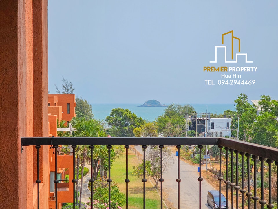 For RentCondoHua Hin, Prachuap Khiri Khan, Pran Buri : 3 Bedrooms Beachfront Condo at Hua Hin For Rent and Sale