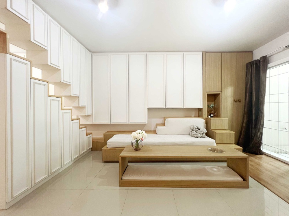 For SaleTownhouseOnnut, Udomsuk : House for sale in the middle of the city, Sukhumvit 77. (Onnut)