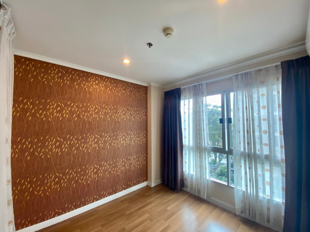 For SaleCondoKasetsart, Ratchayothin : Condo for sale, Lumpini Place Ratchayothin, Lumpini Place Ratchayothin, next to BTS Ratchayothin.