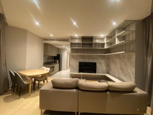 ให้เช่าคอนโดพระราม 9 เพชรบุรีตัดใหม่ RCA : Ashton Asoke Rama9 > New room , Modern Style  Fully furnished ว่างพร้อมให้เช่า