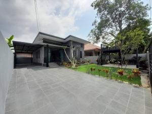 For SaleHouseSriracha Laem Chabang Ban Bueng : Single storey house for sale. rebuild first hand Near Tada Town University, Huai Yai Phrom, natural atmosphere, convenient transportation, accessible in many ways