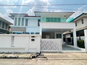 For RentHousePathum Thani,Rangsit, Thammasat : 2-storey detached house for rent with a swimming pool in the house. With furniture Lam Luk Ka Khlong 5