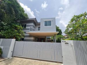 For RentHousePattanakan, Srinakarin : House for rent Villa Arcadia Srinagarindra Partly furniture ( PST-EVE471 )