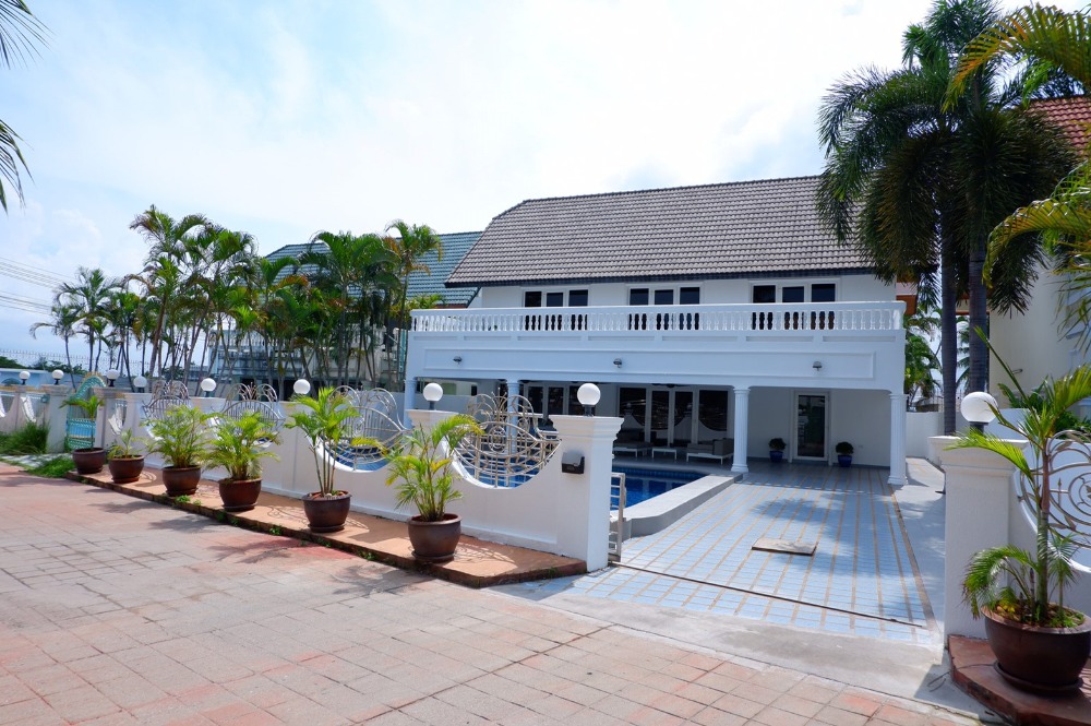 For SaleHousePattaya, Bangsaen, Chonburi : Villa for sale
