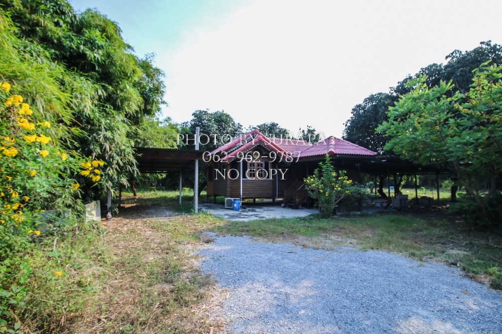 For SaleLandSuphan Buri : Land for sale with a one-story wooden house, 1-3-54 rai or 754 square meters, Wasamkhlee, Suphanburi, near the main road.