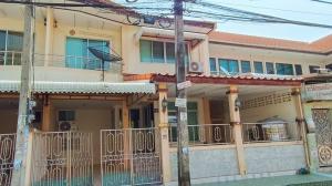 For SaleTownhouseRama5, Ratchapruek, Bangkruai : 2-storey townhouse for sale, Soi Pibulsongkram 22 Intersection 8, only 50 meters from Pibulsongkram Road, with 4 bedrooms.